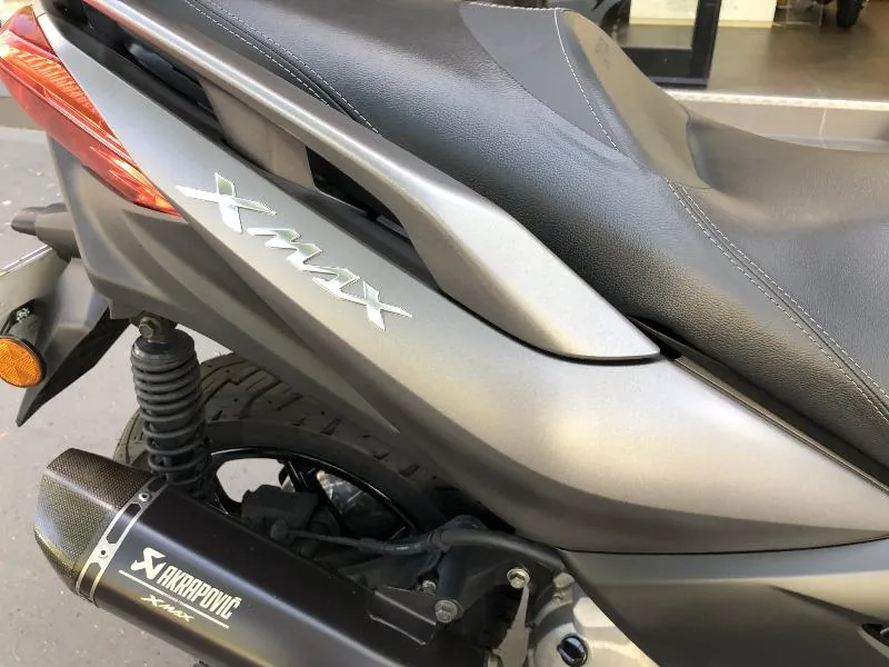 XMAX 300