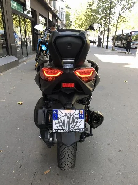 XMAX 300