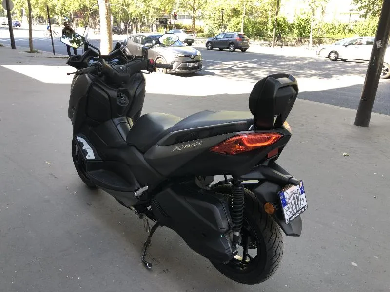 XMAX 300