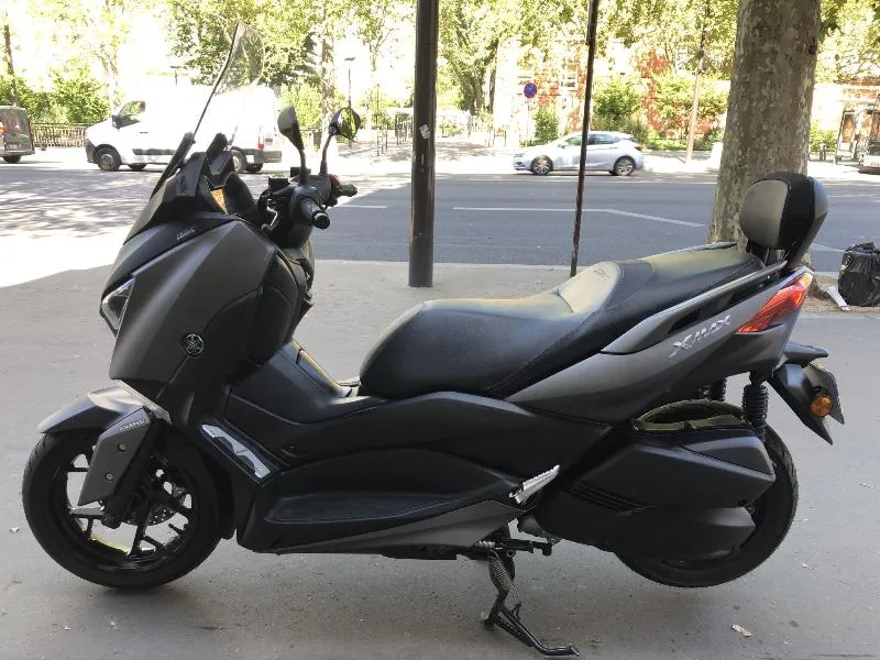 XMAX 300