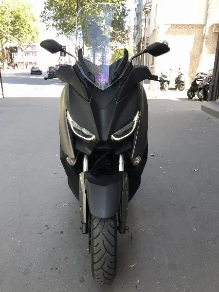 XMAX 300