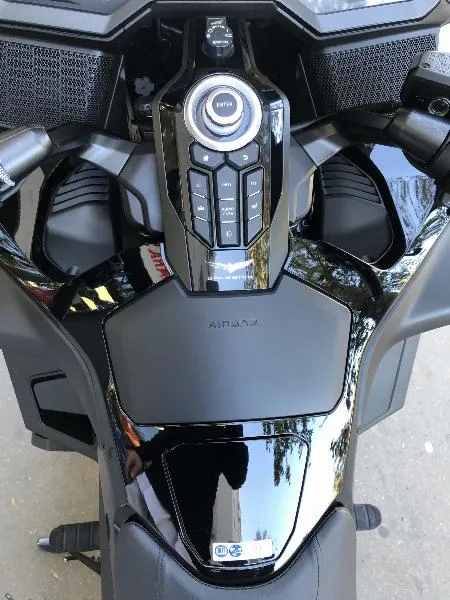 GL 1800 GOLDWING TOURING DCT