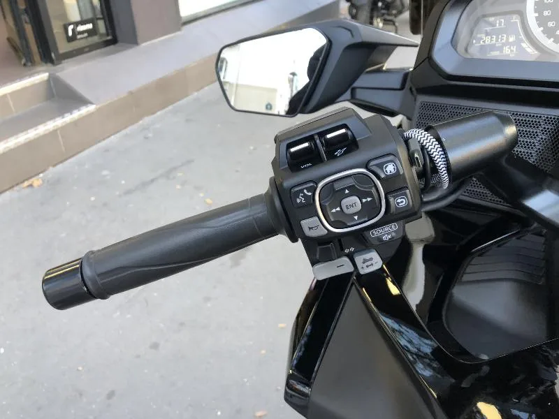 GL 1800 GOLDWING TOURING DCT