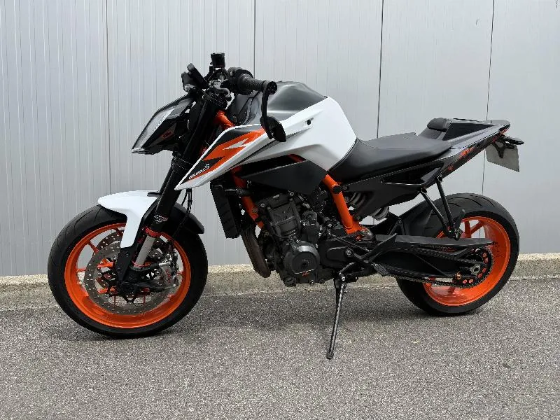 390 DUKE 2021