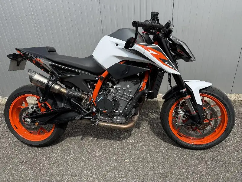 390 DUKE