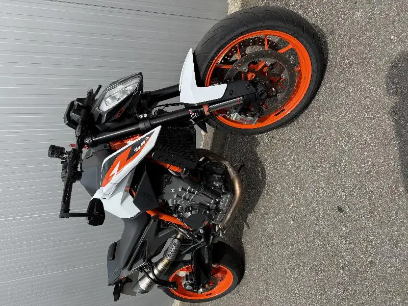 390 DUKE