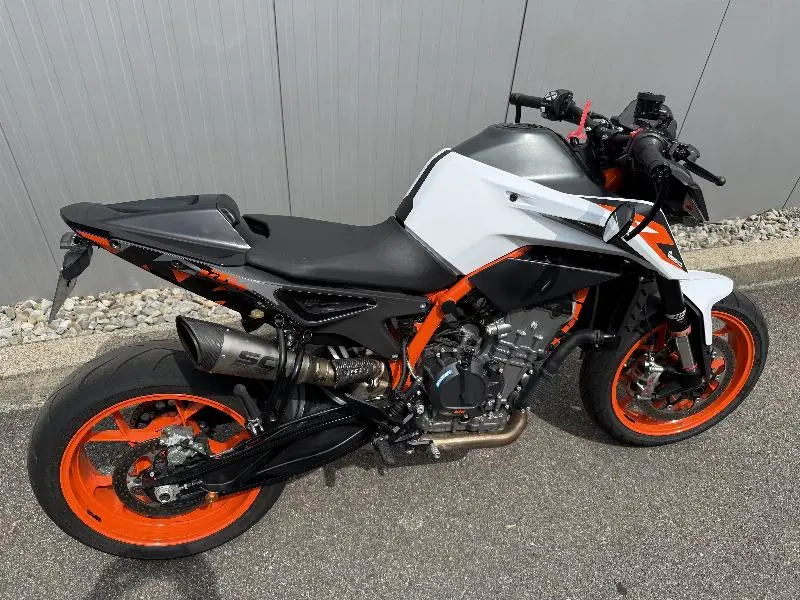 390 DUKE
