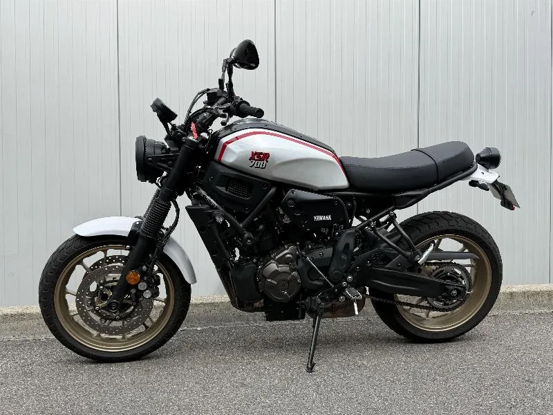 XSR 700