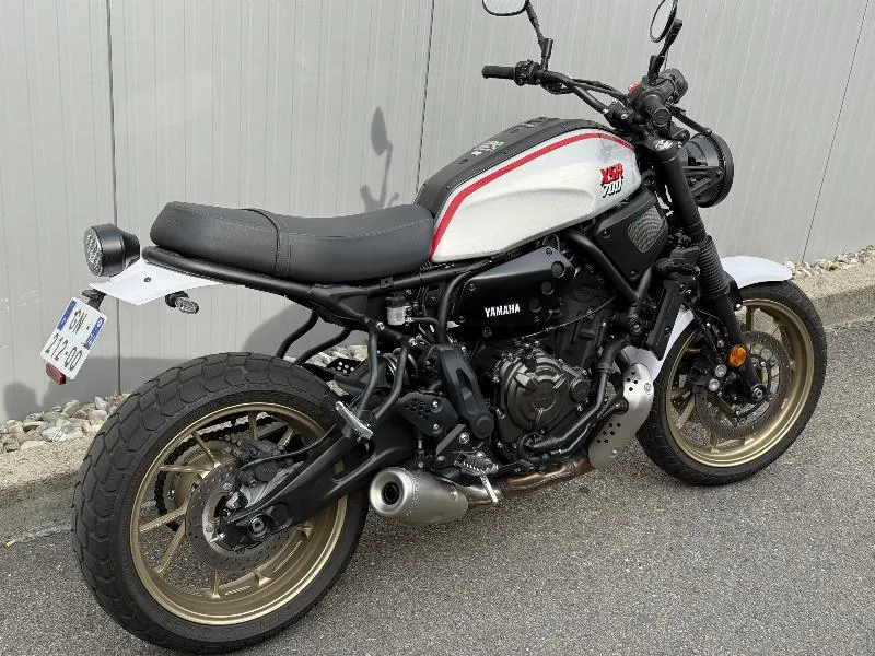 XSR 700