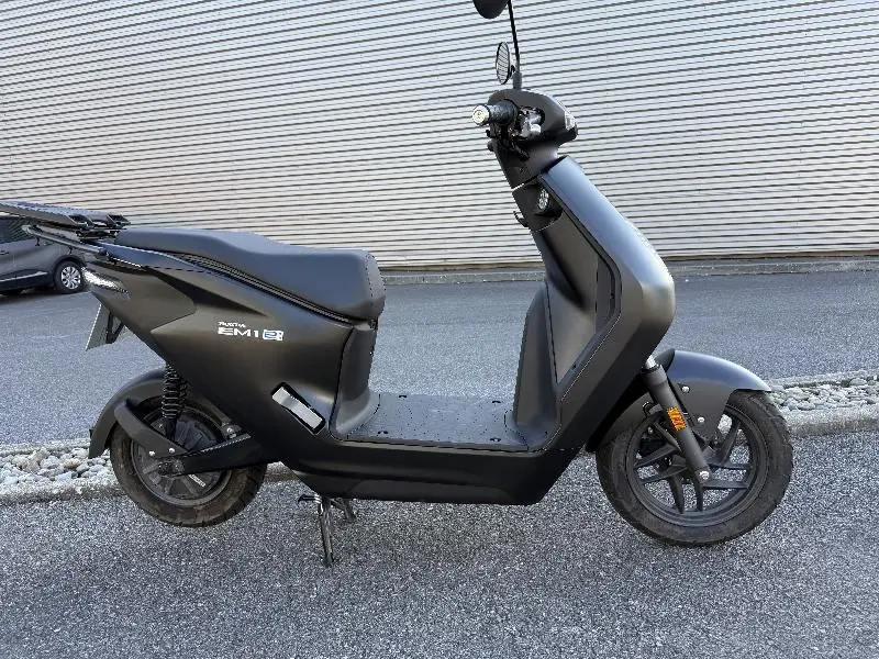 EM1 e