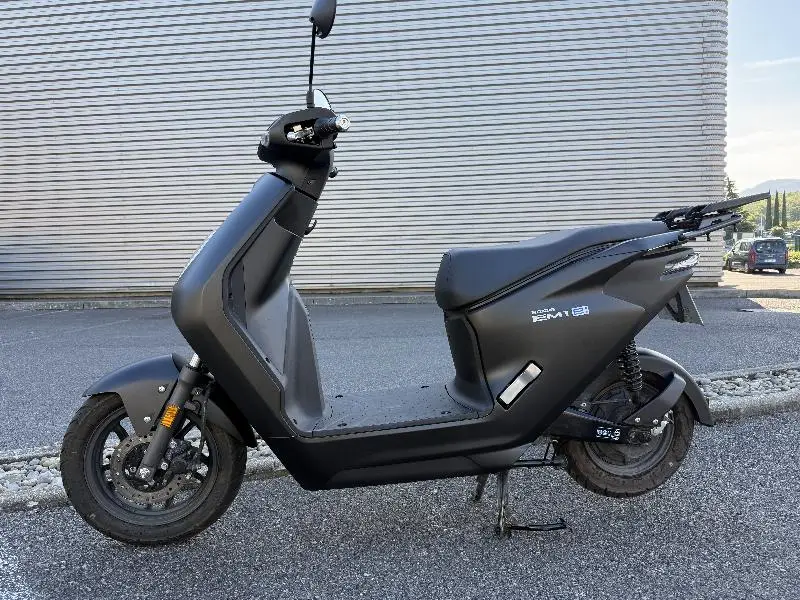EM1 e