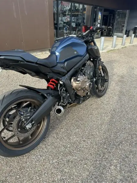 CB 650 R
