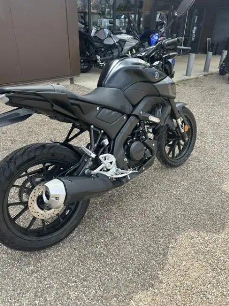 MT125 ABS