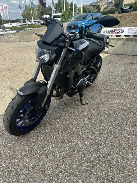MT09