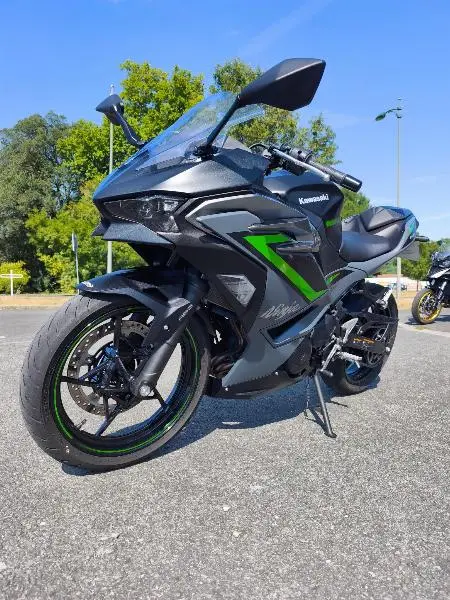 Ninja 500 SE