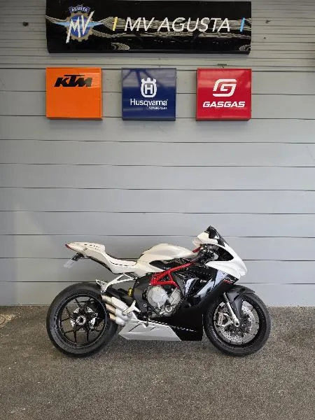 F3 800
