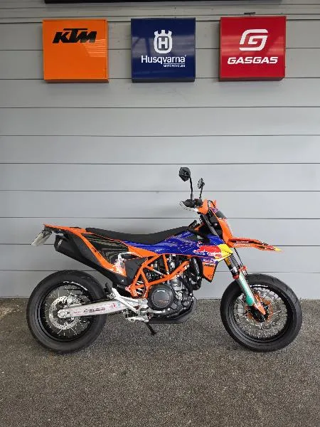 690 SMC R