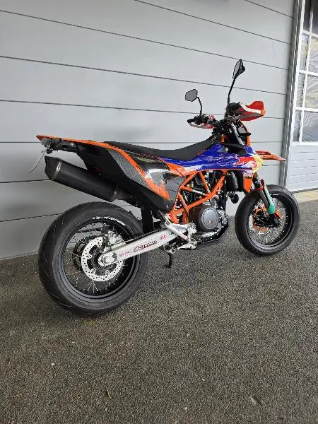 690 SMC R