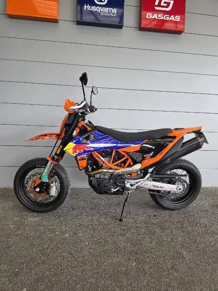 690 SMC R