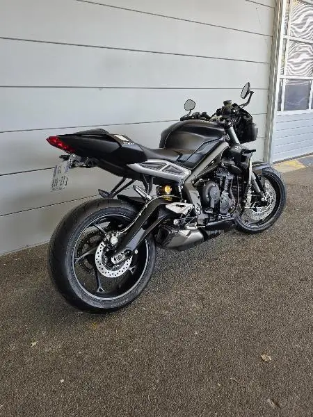 STREET TRIPLE 765 RS