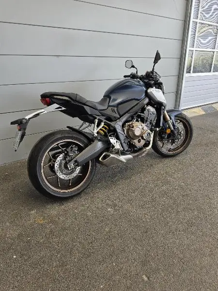 CB 650 R