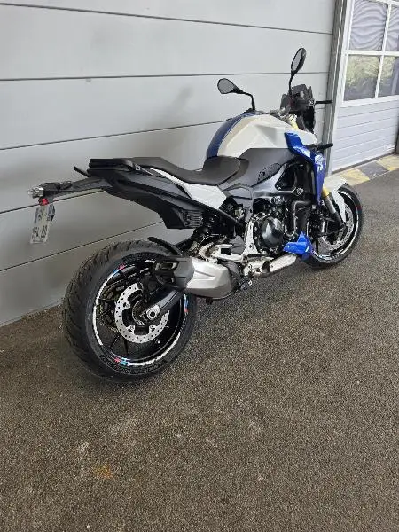 F 900 R