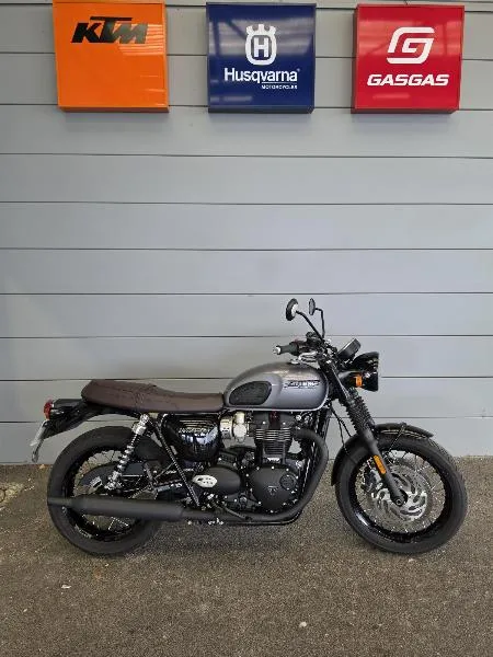 Bonneville T120 Black