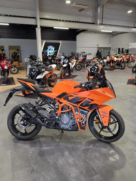 RC 390 ABS