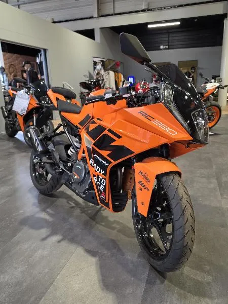 RC 390 ABS