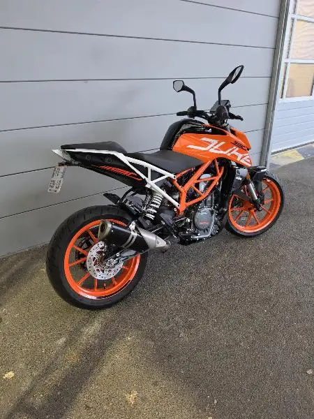 390 DUKE ABS