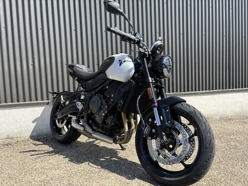 TRIDENT 660