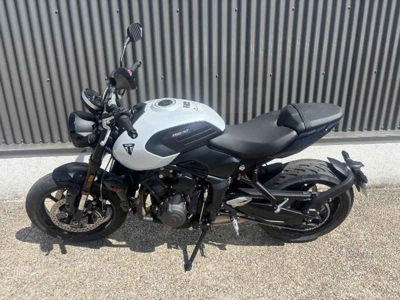TRIDENT 660