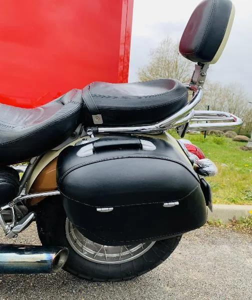 R 1200 C