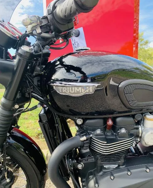 Bonneville T120 Black