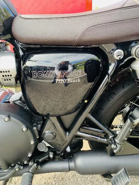 Bonneville T120 Black