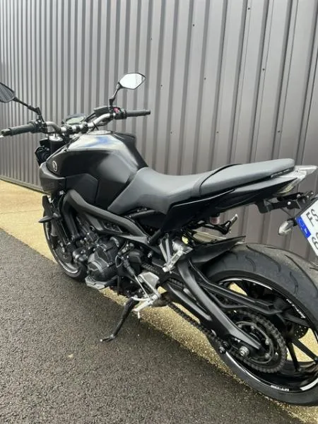 MT09