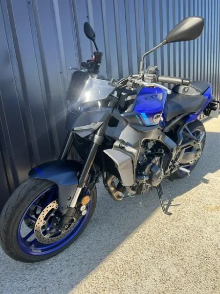 MT09