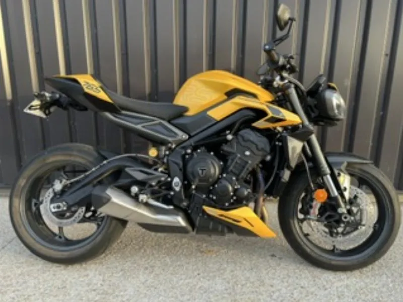 STREET TRIPLE 765 RS