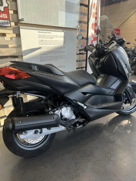 XMAX 125