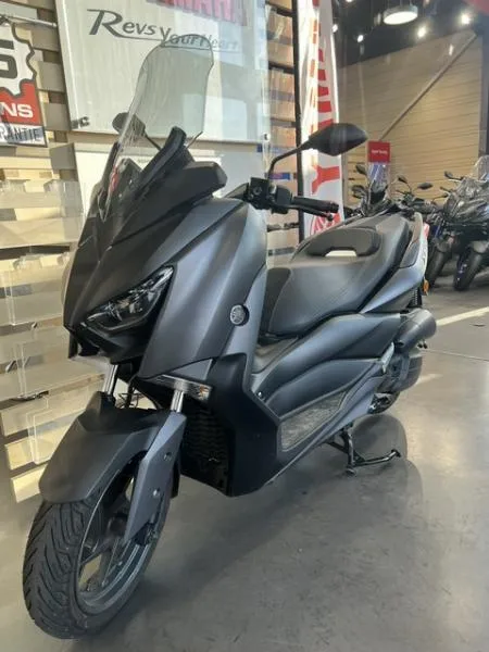 XMAX 125