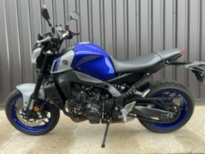 MT09
