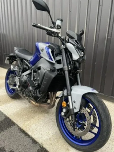 MT09
