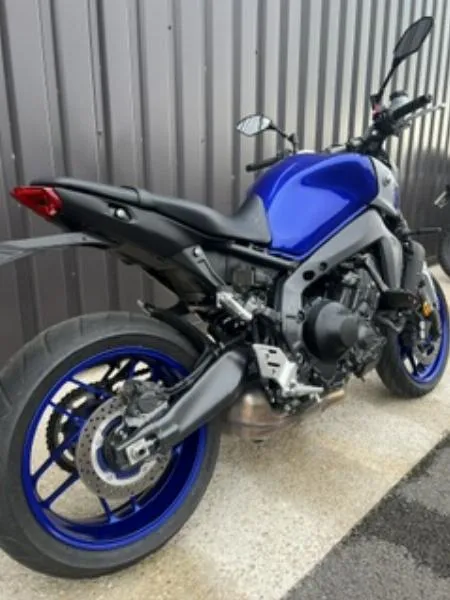 MT09