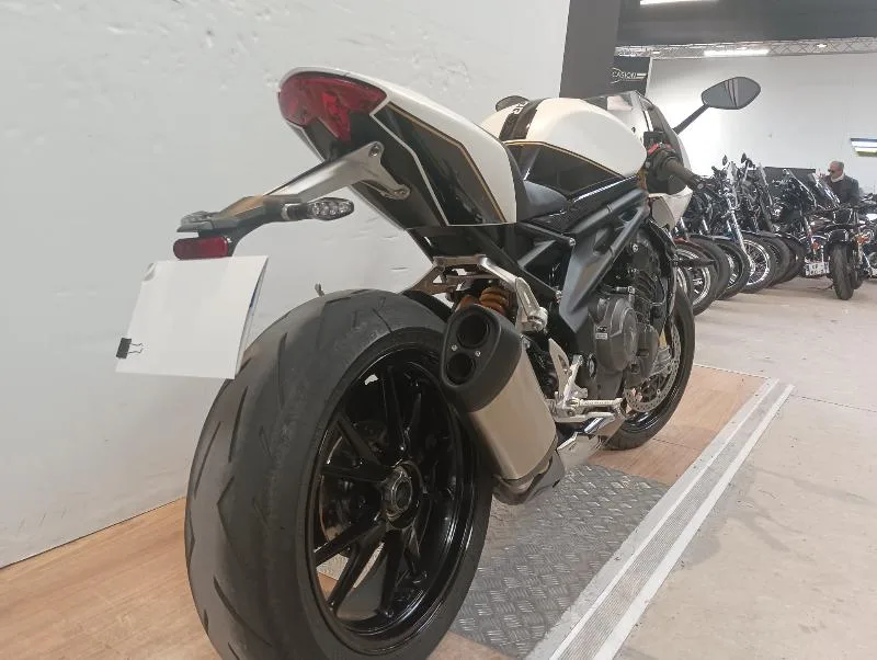 SPEED TRIPLE 1200 RR