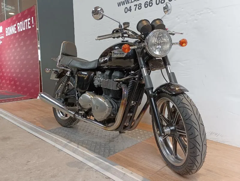 BONNEVILLE 865 SE