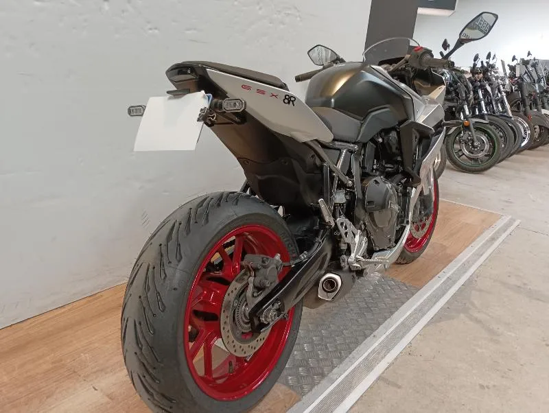 GSX8R