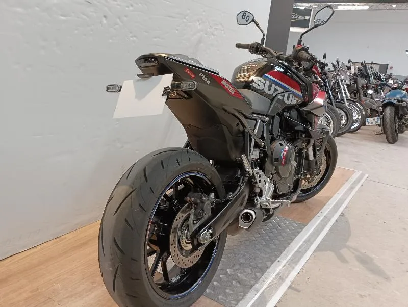 GSX8S