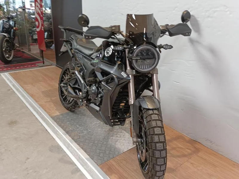 125 SCRAMBLER X