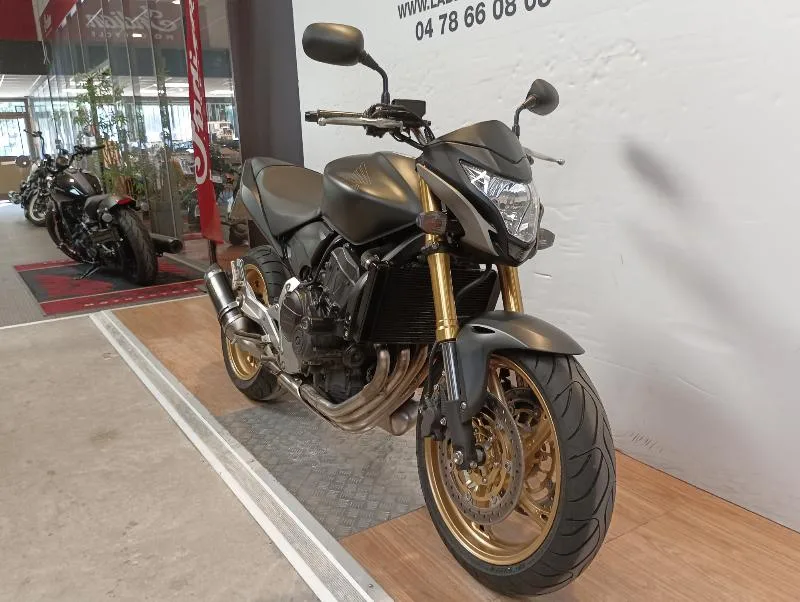 CB 600 F HORNET