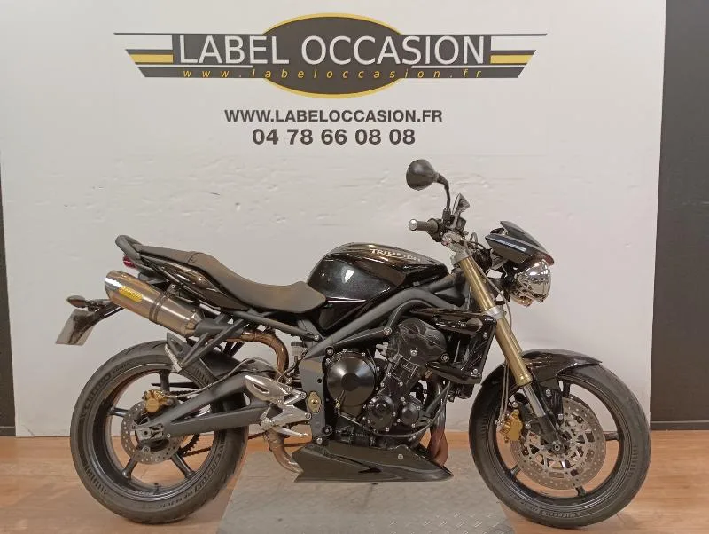 STREET TRIPLE 675